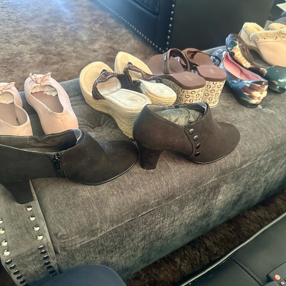 Women's Assorted Shoe Collection - Picture 2 of 2